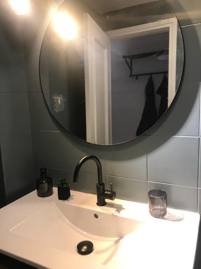Con Encanto Y Terraza En Barri Vell De Girona, El Cul De La Lleona Apartment *